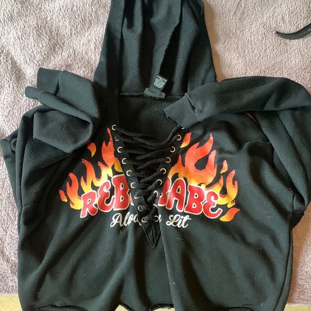 Hooded crop top